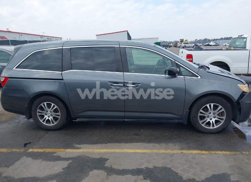 Photo 13 of 2011 Honda Odyssey EX-L (VIN 5FNRL5H63BB025922)