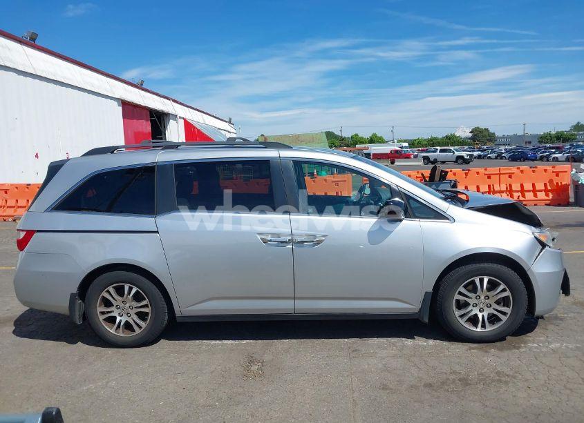 Photo 13 of 2011 Honda Odyssey EX-L (VIN 5FNRL5H63BB027718)
