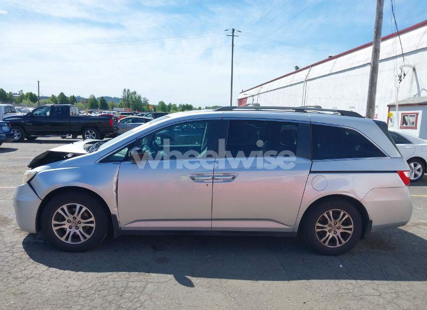 Photo 14 of 2011 Honda Odyssey EX-L (VIN 5FNRL5H63BB027718)