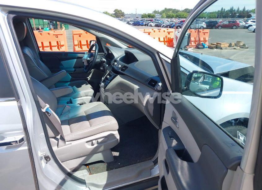 Photo 5 of 2011 Honda Odyssey EX-L (VIN 5FNRL5H63BB027718)