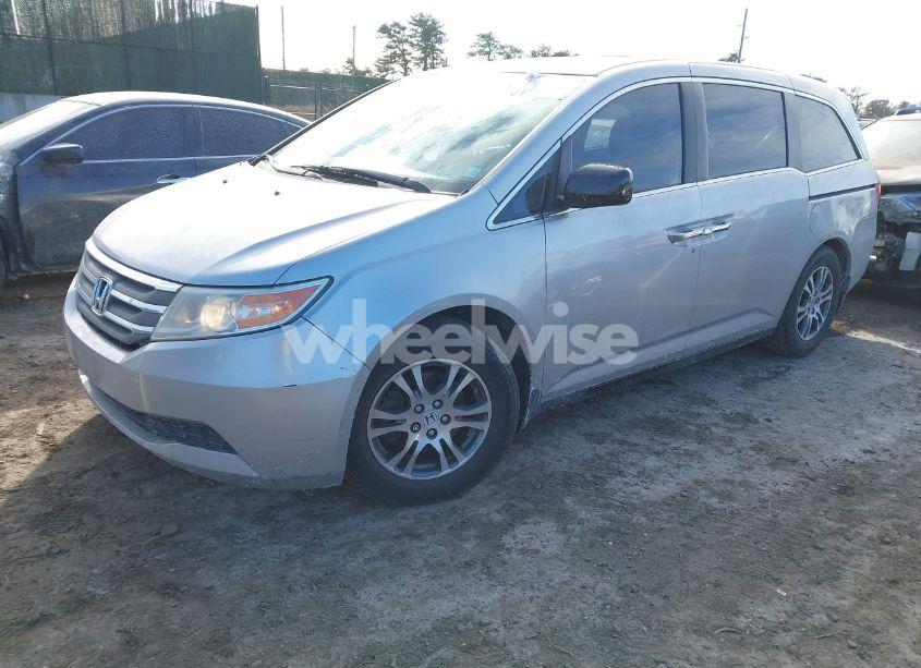 Photo 2 of 2011 Honda Odyssey EX-L (VIN 5FNRL5H63BB034443)