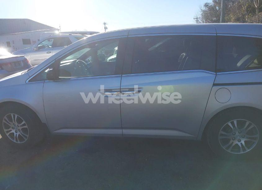 Photo 14 of 2011 Honda Odyssey EX-L (VIN 5FNRL5H63BB049802)