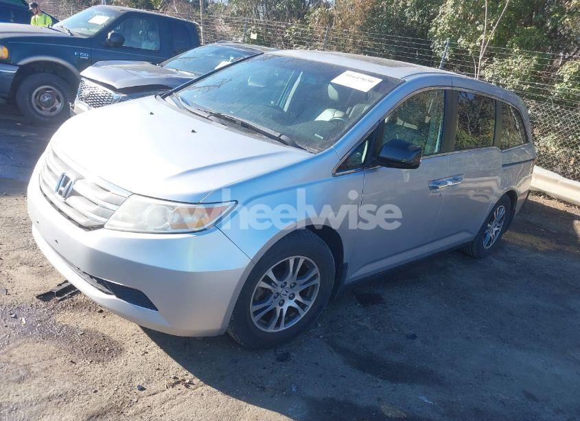 Photo 2 of 2011 Honda Odyssey EX-L (VIN 5FNRL5H63BB049802)