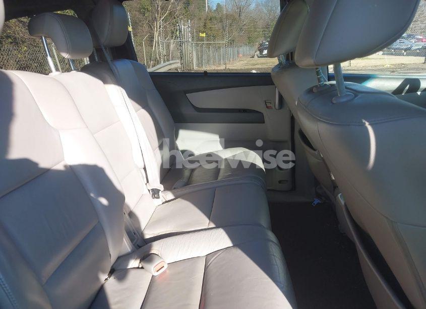 Photo 8 of 2011 Honda Odyssey EX-L (VIN 5FNRL5H63BB049802)