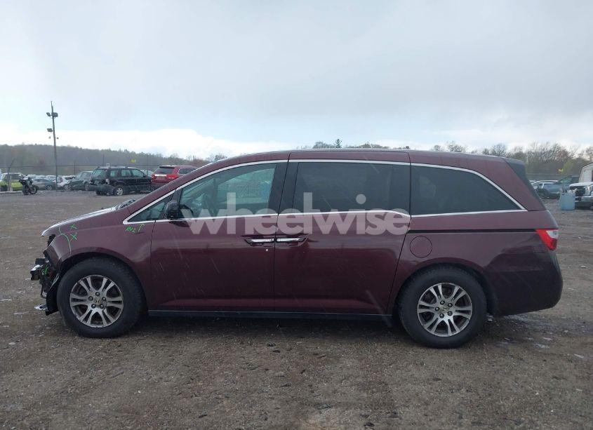 Photo 14 of 2011 Honda Odyssey EX-L (VIN 5FNRL5H63BB052344)