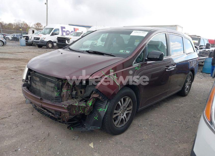 Photo 2 of 2011 Honda Odyssey EX-L (VIN 5FNRL5H63BB052344)