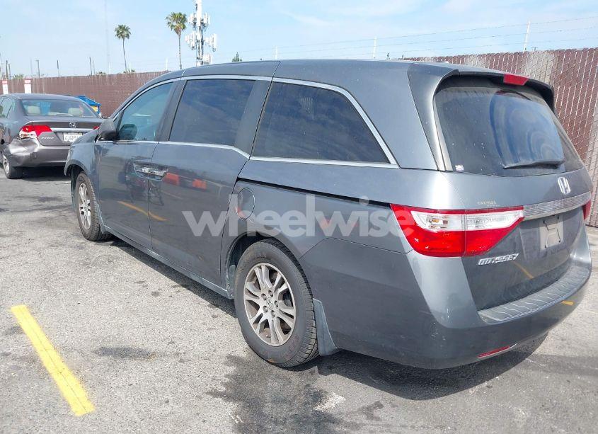 Photo 3 of 2011 Honda Odyssey EX-L (VIN 5FNRL5H63BB068205)
