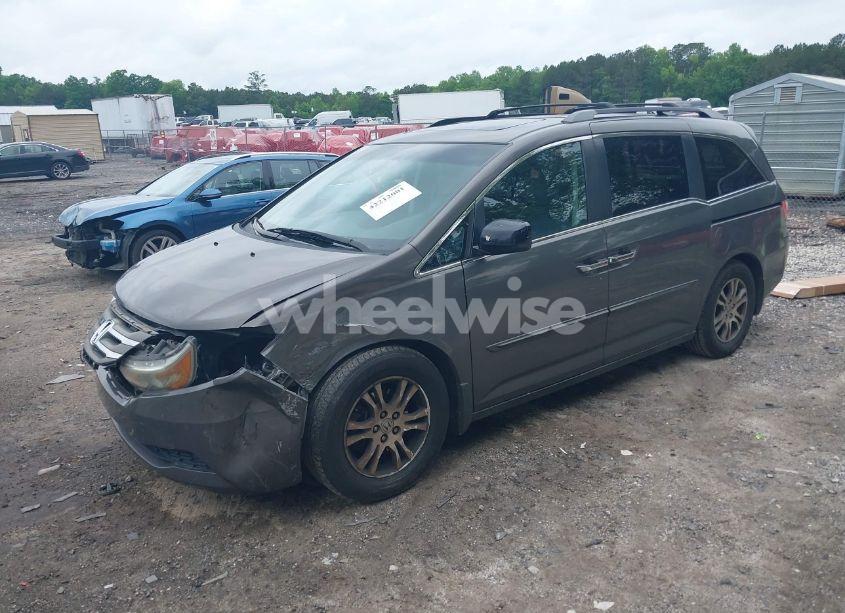 Photo 2 of 2011 Honda Odyssey EX-L (VIN 5FNRL5H63BB072156)