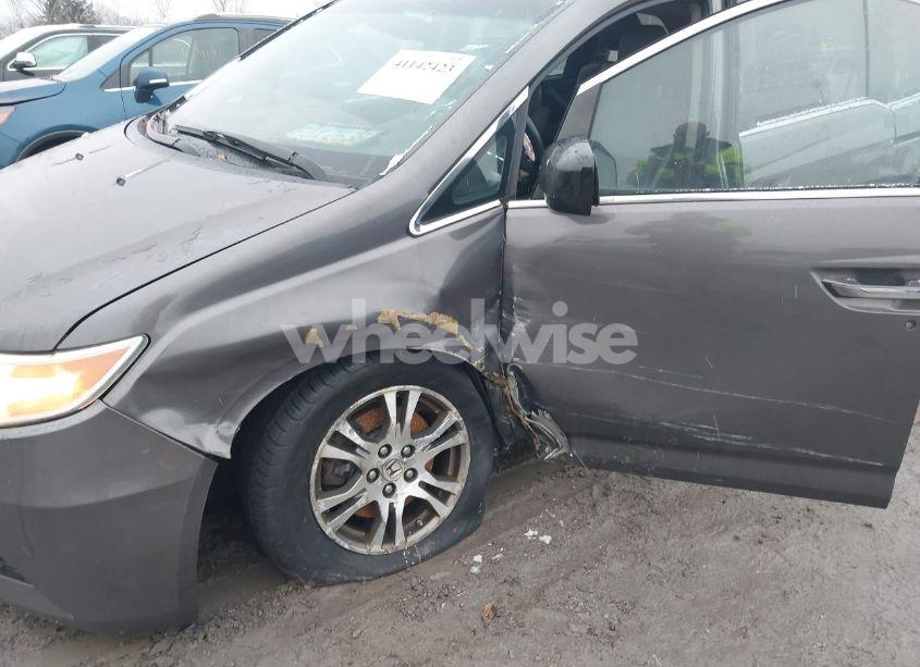 Photo 6 of 2011 Honda Odyssey EX-L (VIN 5FNRL5H63BB096845)