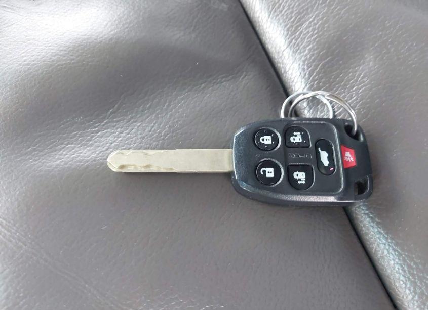 Photo 11 of 2012 Honda Odyssey EX-L (VIN 5FNRL5H63CB038610)