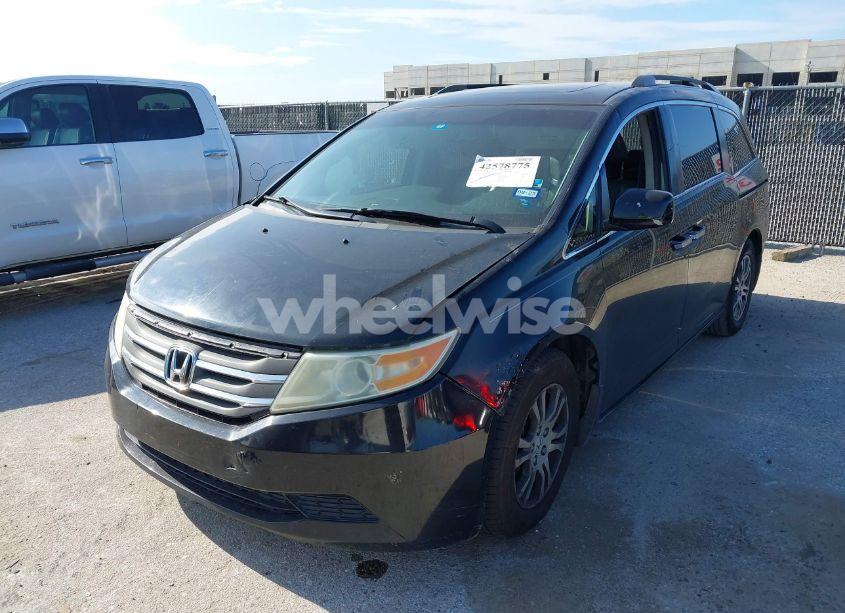 Photo 2 of 2012 Honda Odyssey EX-L (VIN 5FNRL5H63CB046447)