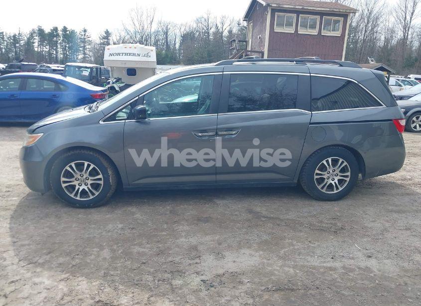 Photo 14 of 2013 Honda Odyssey EX-L (VIN 5FNRL5H63DB011960)