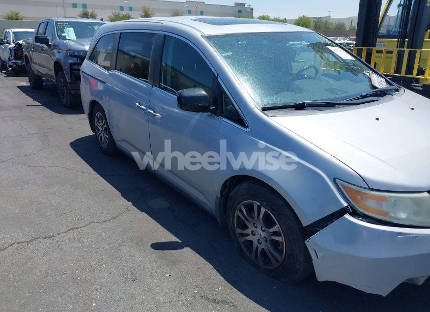 Photo 18 of 2013 Honda Odyssey EX-L (VIN 5FNRL5H63DB029200)