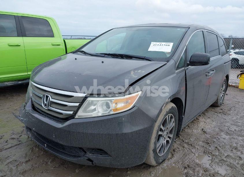 Photo 2 of 2013 Honda Odyssey EX-L (VIN 5FNRL5H63DB031061)