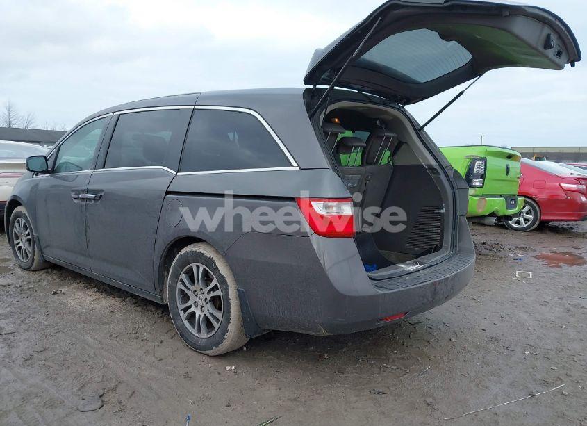 Photo 3 of 2013 Honda Odyssey EX-L (VIN 5FNRL5H63DB031061)