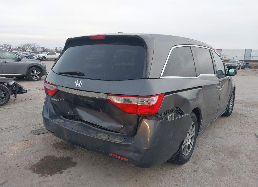 Photo 4 of 2013 Honda Odyssey EX-L (VIN 5FNRL5H63DB048328)