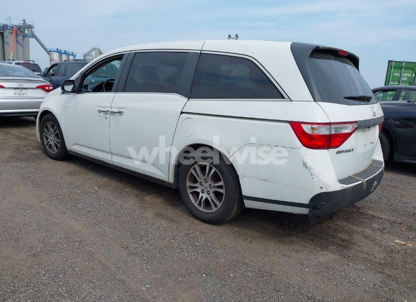 Photo 3 of 2013 Honda Odyssey EX-L (VIN 5FNRL5H63DB051956)