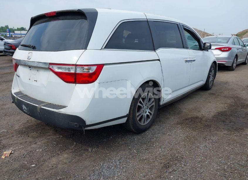 Photo 4 of 2013 Honda Odyssey EX-L (VIN 5FNRL5H63DB051956)