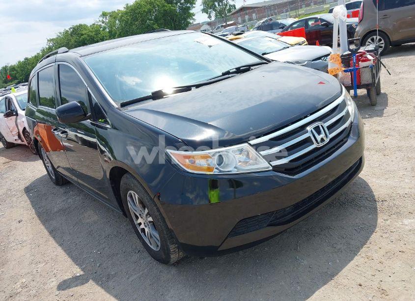 2013 Honda Odyssey EX-L (VIN 5FNRL5H63DB068028) main photo