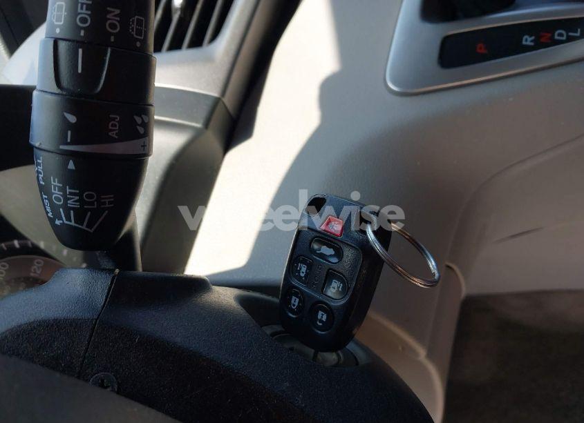 Photo 11 of 2013 Honda Odyssey EX-L (VIN 5FNRL5H63DB068028)