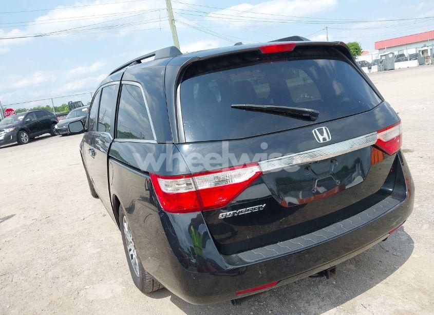 Photo 3 of 2013 Honda Odyssey EX-L (VIN 5FNRL5H63DB068028)
