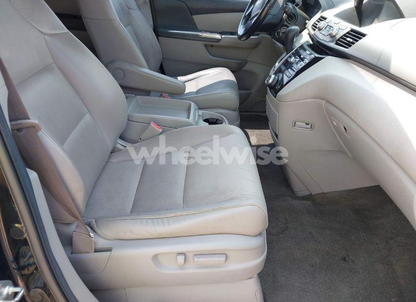 Photo 5 of 2013 Honda Odyssey EX-L (VIN 5FNRL5H63DB068028)