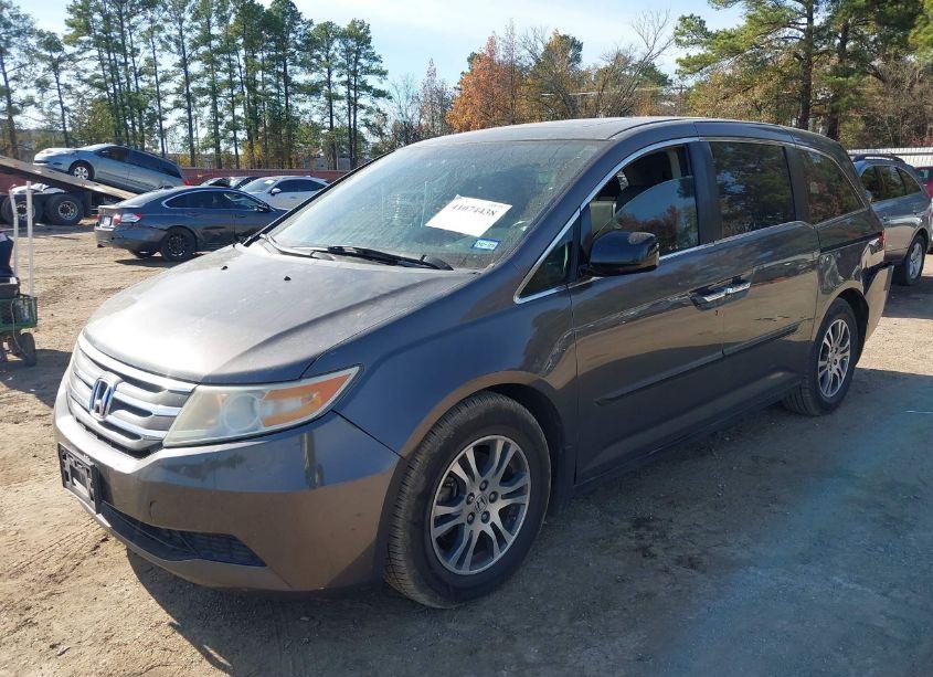 Photo 2 of 2013 Honda Odyssey EX-L (VIN 5FNRL5H63DB072189)