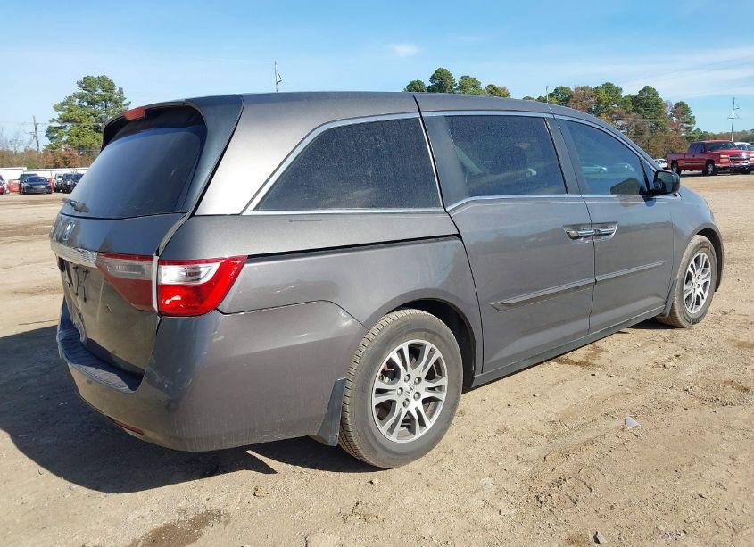 Photo 4 of 2013 Honda Odyssey EX-L (VIN 5FNRL5H63DB072189)