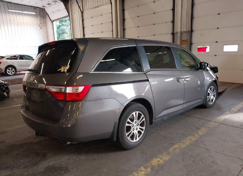 Photo 4 of 2013 Honda Odyssey EX-L (VIN 5FNRL5H63DB076565)