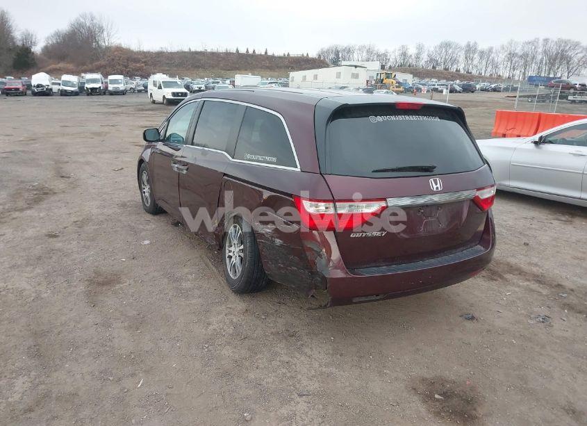 Photo 3 of 2013 Honda Odyssey EX-L (VIN 5FNRL5H63DB092250)