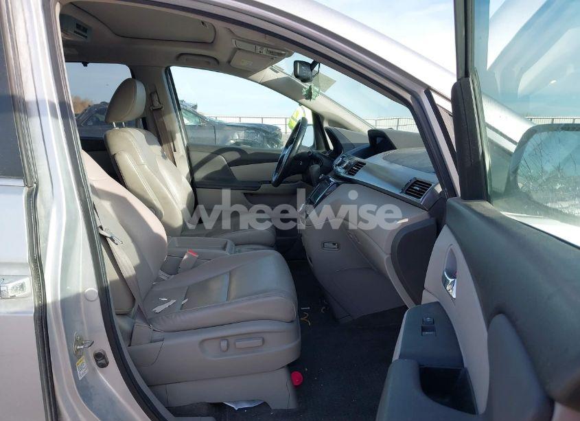 Photo 5 of 2014 Honda Odyssey EX-L (VIN 5FNRL5H63EB062893)