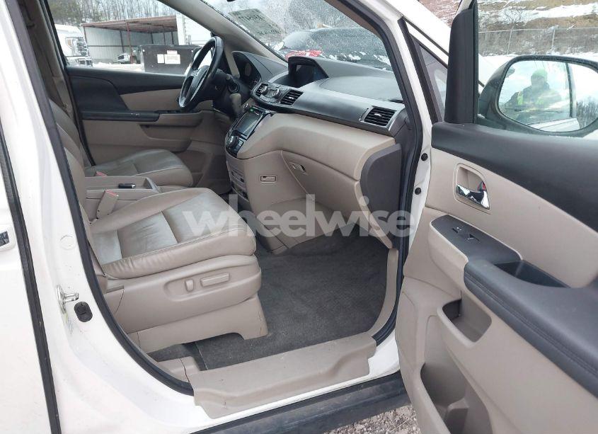 Photo 5 of 2014 Honda Odyssey EX-L (VIN 5FNRL5H63EB097336)