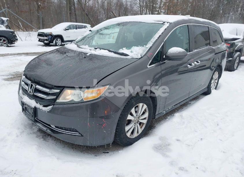Photo 2 of 2014 Honda Odyssey EX-L (VIN 5FNRL5H63EB136670)