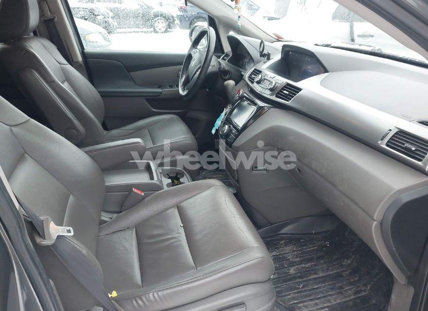 Photo 5 of 2014 Honda Odyssey EX-L (VIN 5FNRL5H63EB136670)