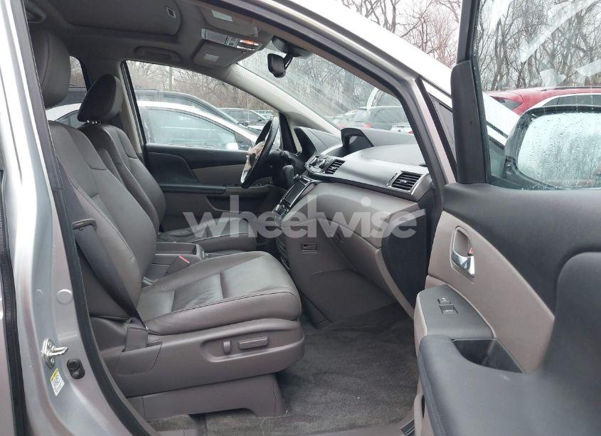 Photo 5 of 2015 Honda Odyssey EX-L (VIN 5FNRL5H63FB049952)