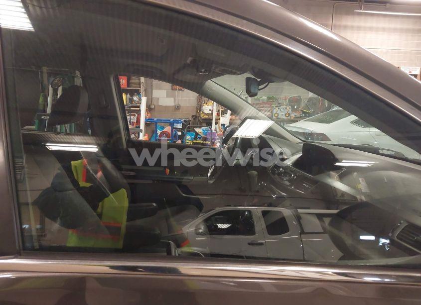 Photo 5 of 2015 Honda Odyssey EX-L (VIN 5FNRL5H63FB058957)