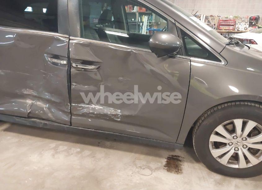 Photo 6 of 2015 Honda Odyssey EX-L (VIN 5FNRL5H63FB058957)