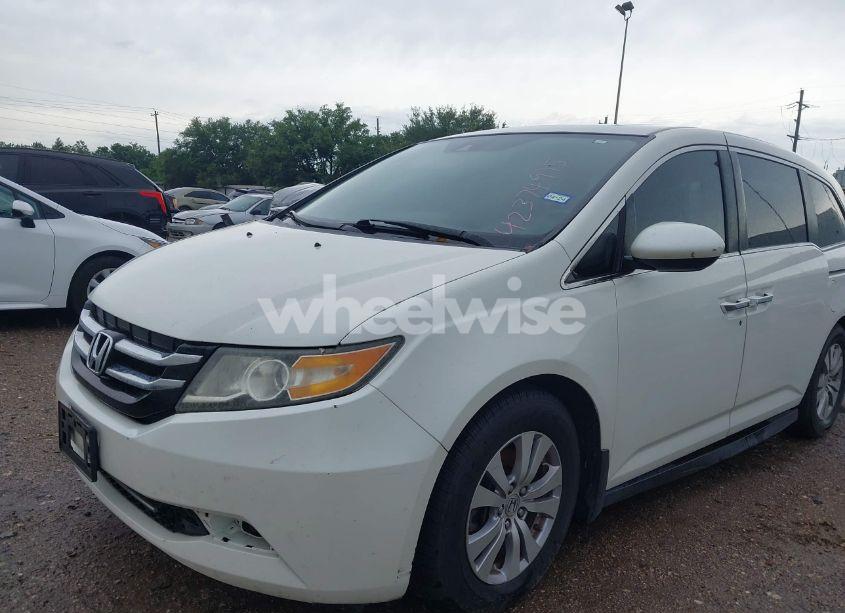 Photo 6 of 2015 Honda Odyssey EX-L (VIN 5FNRL5H63FB072731)