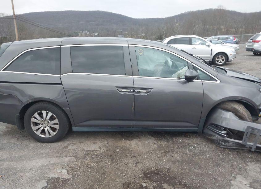 Photo 13 of 2016 Honda Odyssey EX-L (VIN 5FNRL5H63GB057129)