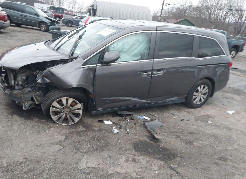 Photo 2 of 2016 Honda Odyssey EX-L (VIN 5FNRL5H63GB057129)