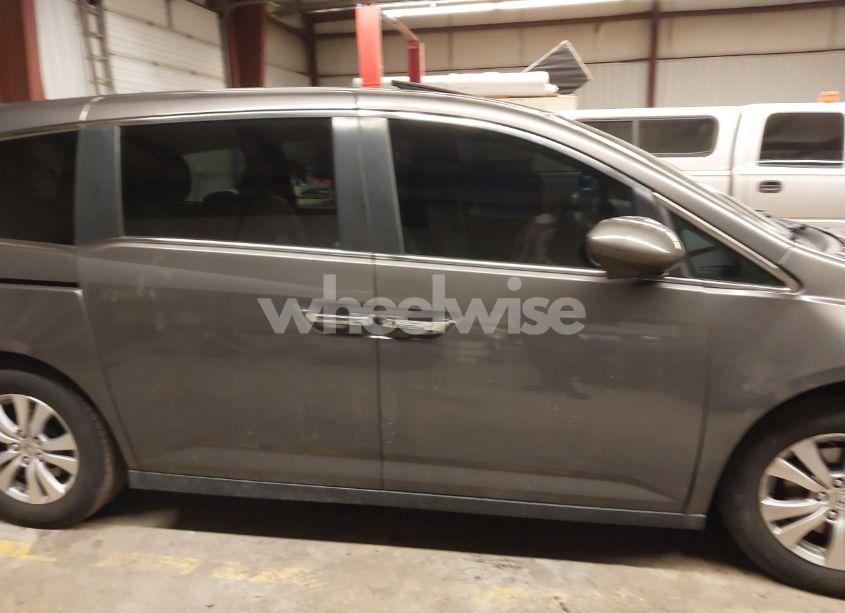 Photo 13 of 2016 Honda Odyssey EX-L (VIN 5FNRL5H63GB071967)