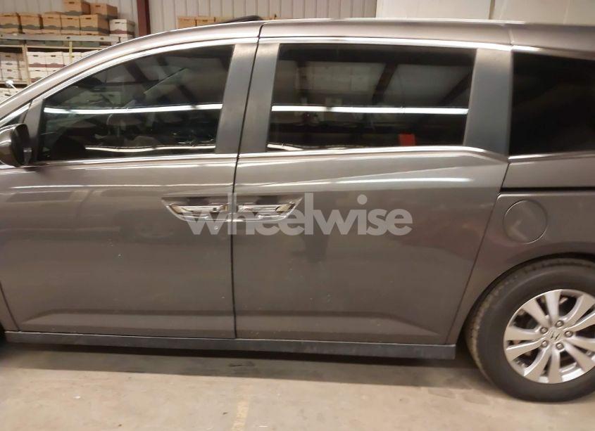 Photo 14 of 2016 Honda Odyssey EX-L (VIN 5FNRL5H63GB071967)