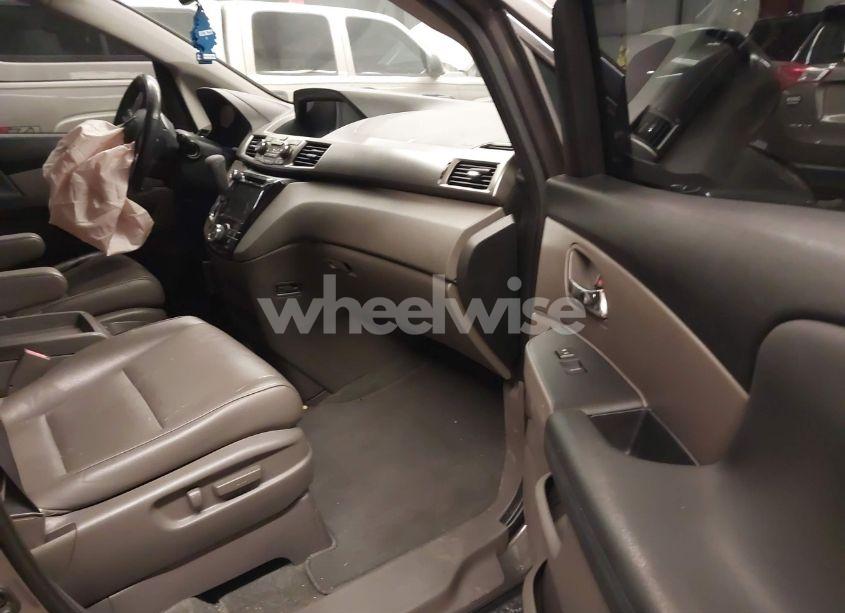 Photo 5 of 2016 Honda Odyssey EX-L (VIN 5FNRL5H63GB071967)