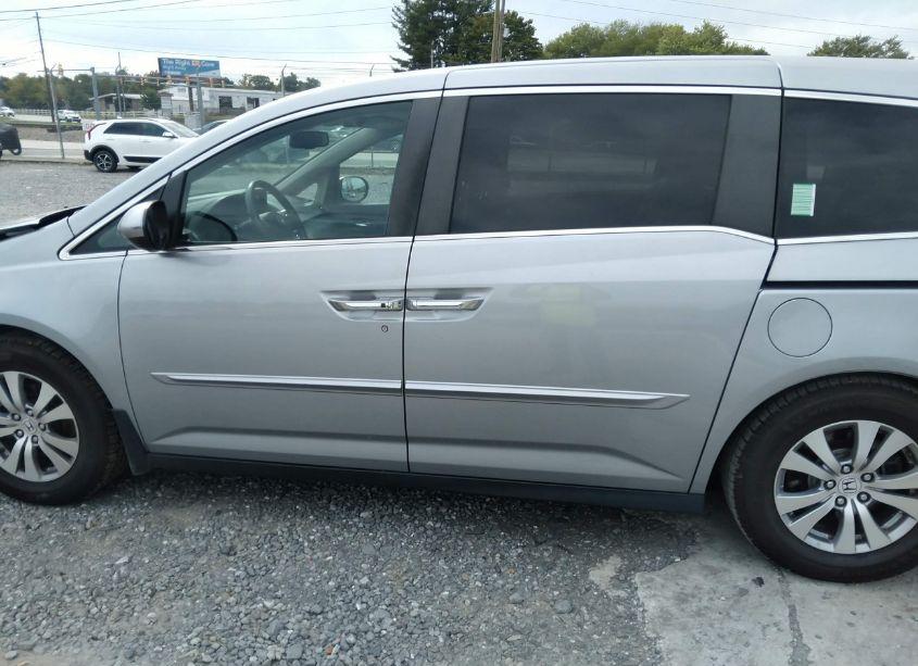 Photo 14 of 2016 Honda Odyssey EX-L (VIN 5FNRL5H63GB101534)