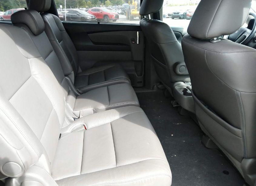 Photo 8 of 2016 Honda Odyssey EX-L (VIN 5FNRL5H63GB101534)