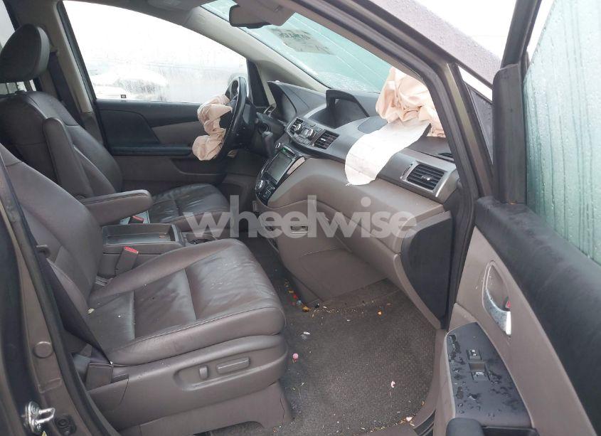 Photo 5 of 2016 Honda Odyssey EX-L (VIN 5FNRL5H63GB137546)