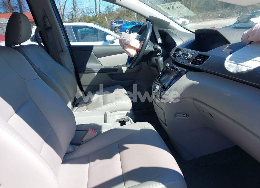 Photo 5 of 2016 Honda Odyssey EX-L (VIN 5FNRL5H63GB150281)