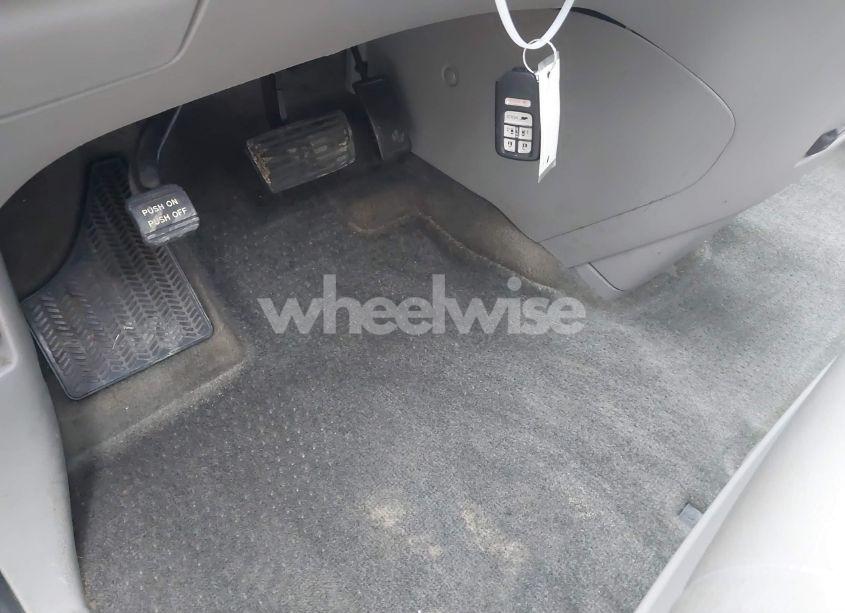 Photo 11 of 2016 Honda Odyssey EX-L (VIN 5FNRL5H63GB159076)