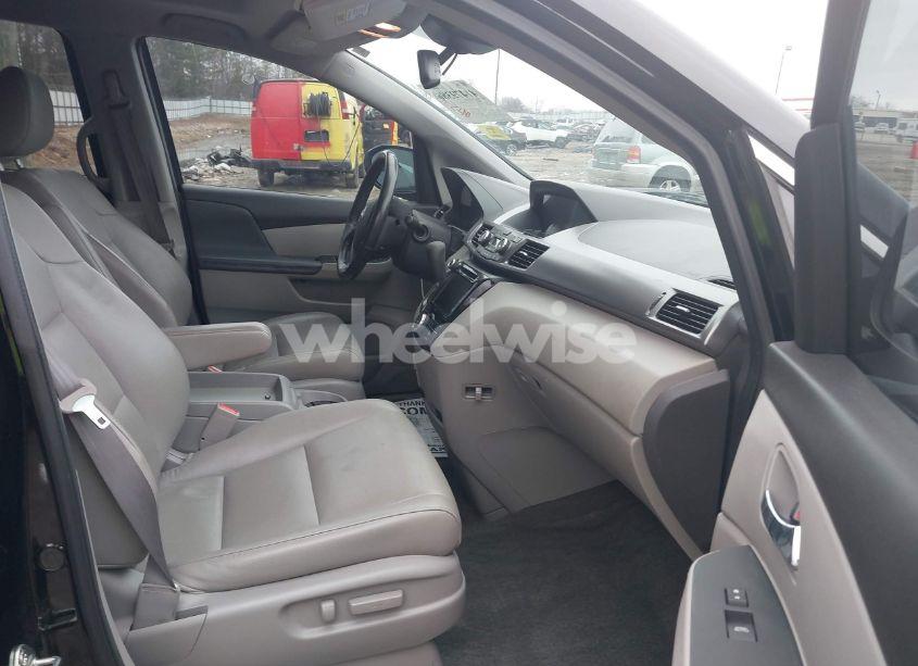 Photo 5 of 2016 Honda Odyssey EX-L (VIN 5FNRL5H63GB159076)