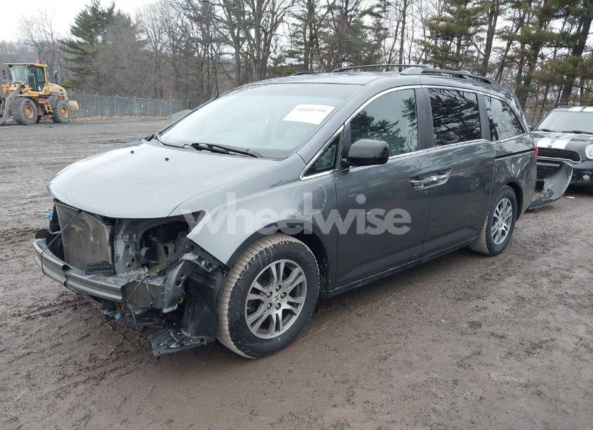 Photo 2 of 2011 Honda Odyssey EX-L (VIN 5FNRL5H64BB009678)